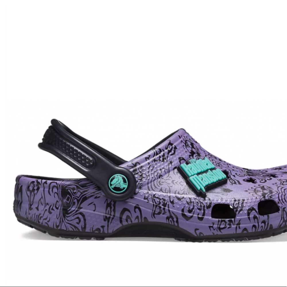 Disney Haunted Mansion Wallpaper Glow in the Dark Crocs NWT - Picture 5 of 5